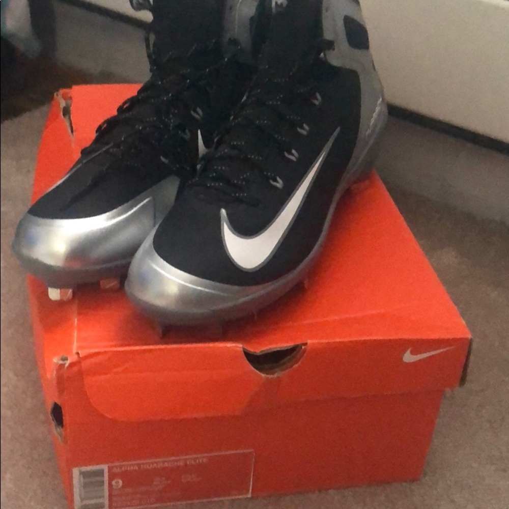 Nike Alpha Huarache Elite metal baseball cleats